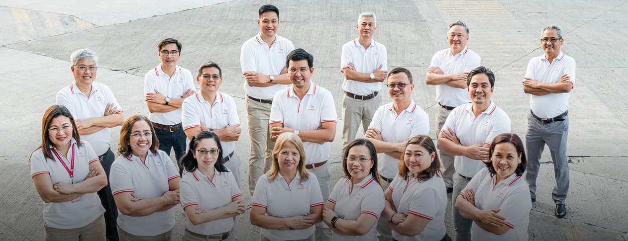 Monde Nissin team group photo